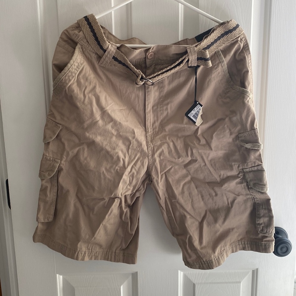 Men’s tan shorts size 34